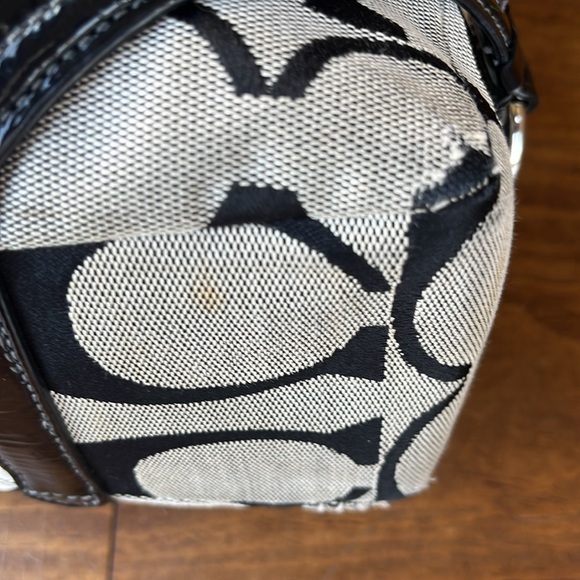 Coach Chelsea 18903 Shoulder Bag - Picture 8 of 16